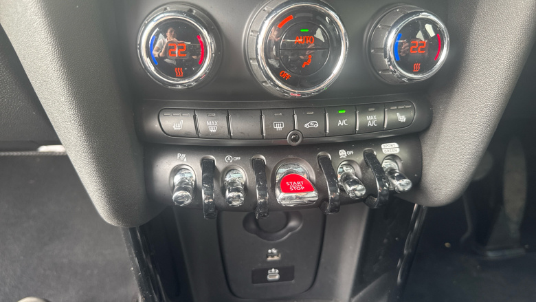 MINI Hatchback 1.5 Cooper Exclusive 5dr Auto Petrol Hatchback